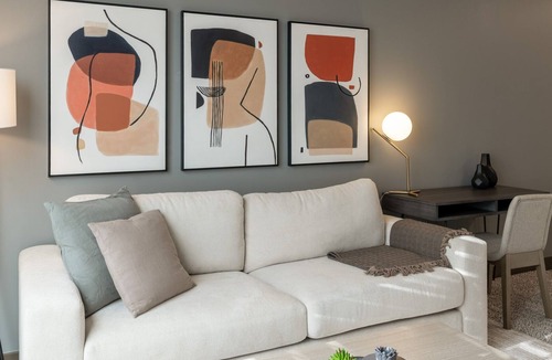 Middletown Apartment | Modern Apartment in Prime Location (ID8060X85)