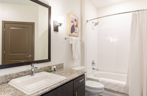 Middletown Apartment | Modern Apartment in Prime Location (ID8060X85)