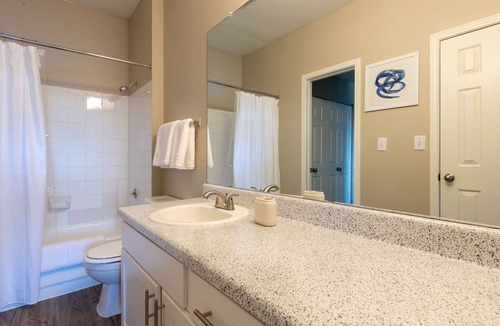 Round Rock Apartment | Modern Apartment in Prime Location (ID7688X5)