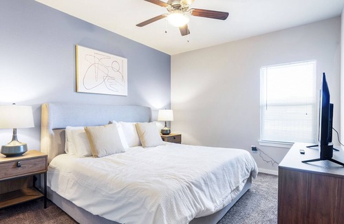 Brooks City Base Apartment | Modern Apartment in Prime Location (ID6709X12)