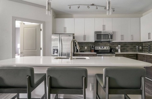 Short Pump Apartment | Modern Apartment in Prime Location (ID6167X30)