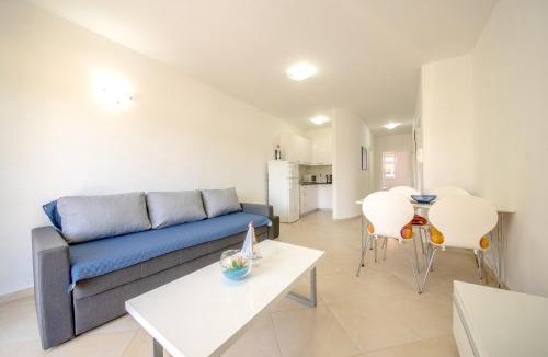 Vrsi Apartment | Modern Apartment in Vrsi, 45 m², spacious terrace
