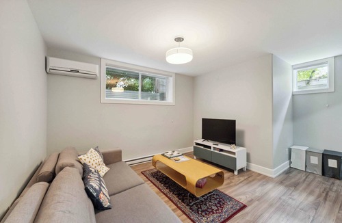 Westboro Apartment | Modern Apartment in Westboro Beach.