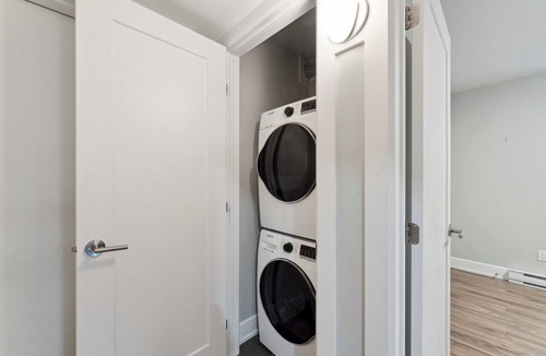 Westboro Apartment | Modern Apartment in Westboro Beach.