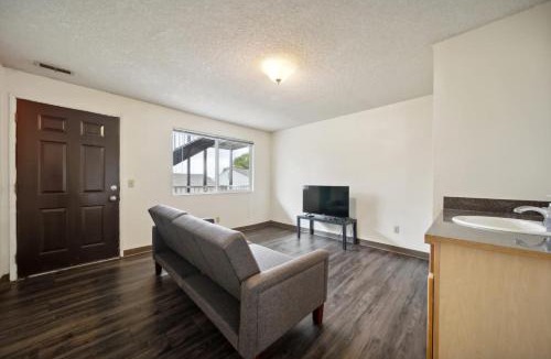 Pullman Apartment | Modern Apartment mins from WSU
