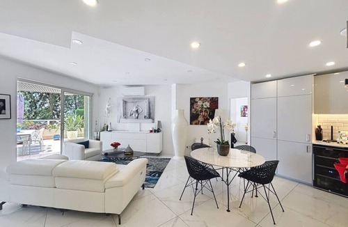 Golfe Juan Apartment | Modern Apartment Napoleon - Sea front