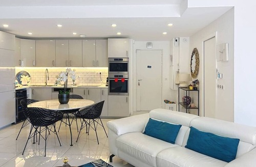 Golfe Juan Apartment | Modern Apartment Napoleon - Sea front