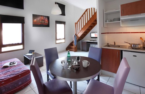 Carcassonne Apartment | Modern Apartment Near Carcassonne
