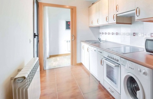 Ciruena Apartment | Modern Apartment near Cirueña Vineyards