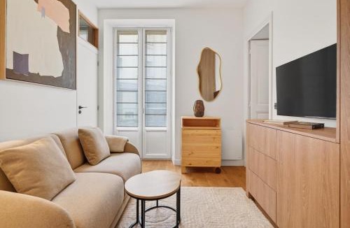 Saint-Mande Apartment | Modern apartment near subway