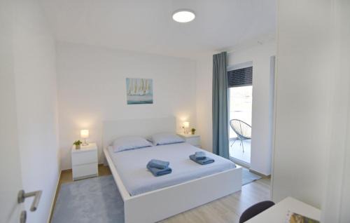 Valica Apartment | Modern apartment near Kanegra Beach