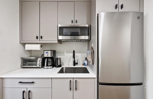 Columbia City Apartment | Modern apartment near light rail