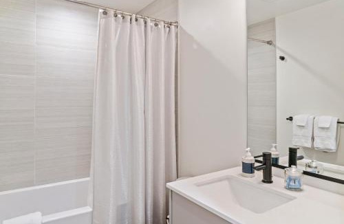 Columbia City Apartment | Modern apartment near light rail