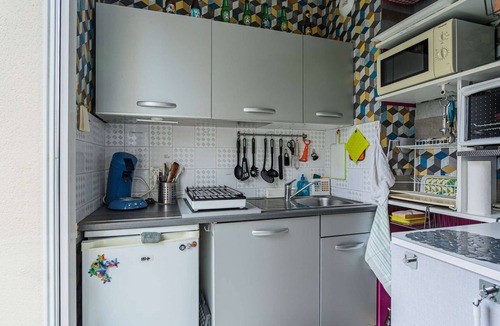 Anglet Apartment | Modern Apartment Near Shops, 5 mins from Bayonne, 10 mins from Anglet Beaches