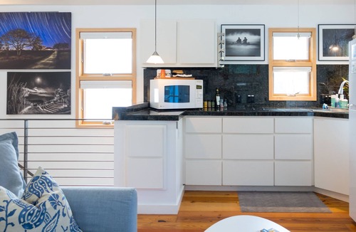 North University Apartment | Modern apartment near the University of Texas