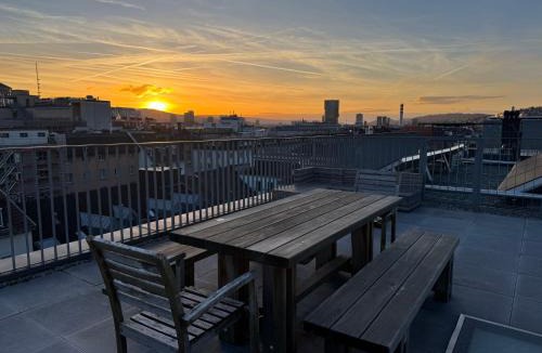 Center Apartment | Modern apartment next to Zurich HB with roof terrace