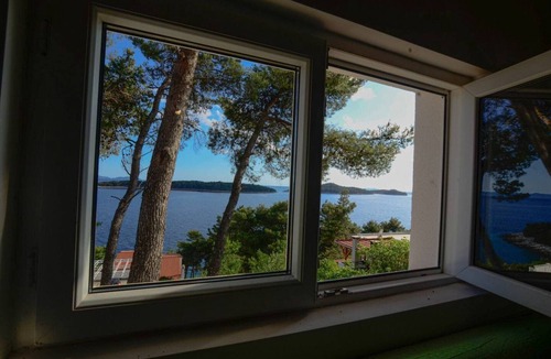Prizba Apartment | Modern Apartment on the Beautiful Croatia Coast