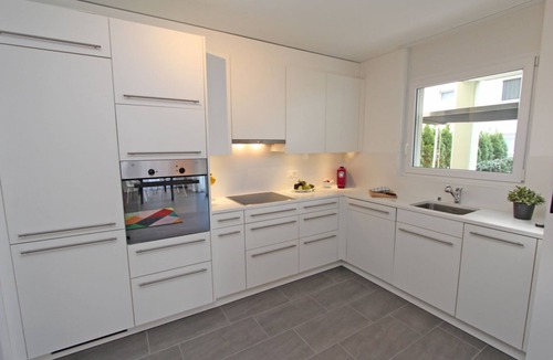 Losone Apartment | Modern apartment on the first floor of a small apartment building in a central location