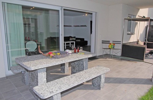 Losone Apartment | Modern apartment on the first floor of a small apartment building in a central location