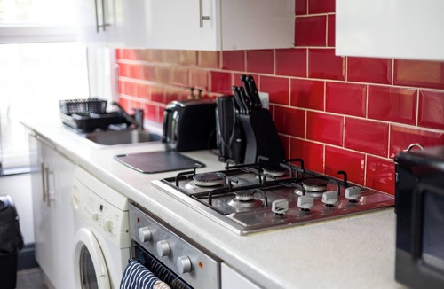 Leeds Apartment | Modern Apartment- Parking - The Light Centre