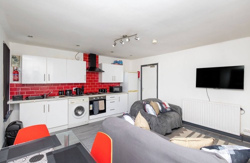 Leeds Apartment | Modern Apartment- Parking - The Light Centre