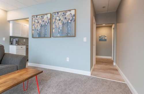 Orono House | Modern Apartment| Peaceful Community