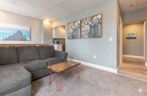 Orono House | Modern Apartment| Peaceful Community