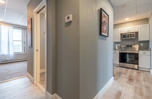 Orono House | Modern Apartment| Peaceful Community