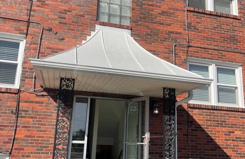 Joslyn Castle Apartment | Modern Apartment Steps from UNMC & Dining