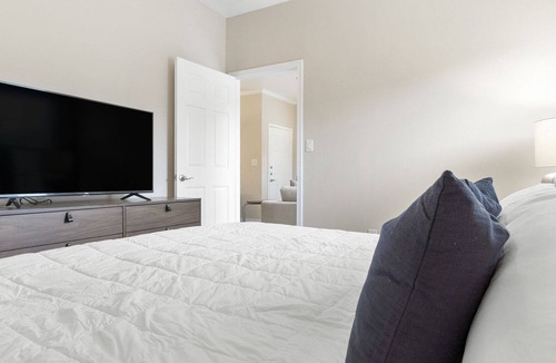 Portland Apartment | Modern Apartment in Prime Location (ID7908X30)
