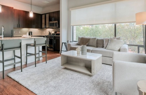 The Woodlands Apartment | Modern Apartment in Prime Location (ID5143X81)