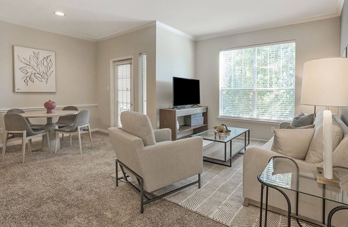 Alden Bridge Apartment | Modern Apartment in Prime Location (ID5888X16)