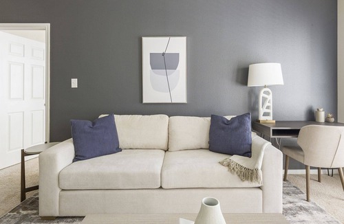 Alden Bridge Apartment | Modern Apartment in Prime Location (ID1212X386)