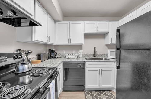 Pleasant Valley Apartment | Modern apartment w/pool & hot tub + workspace