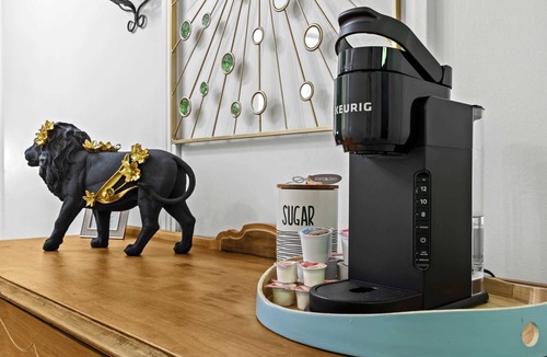 Audubon Apartment | Modern Apartment with Parking & Prime Location