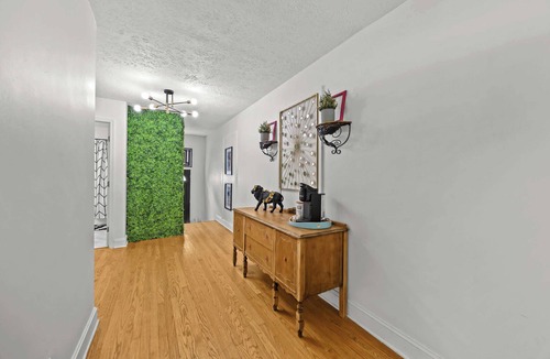 Audubon Apartment | Modern Apartment with Parking & Prime Location