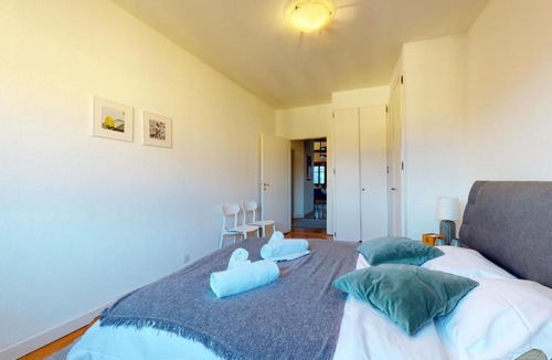 Bourg-de-Four Apartment | Modern apartment with a view of the Jet d'Eau