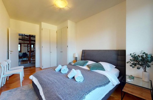 Bourg-de-Four Apartment | Modern apartment with a view of the Jet d'Eau