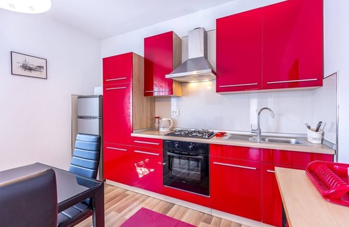 Gregovica Apartment | Modern Apartment with air conditioning, WLAN, terrace and grill