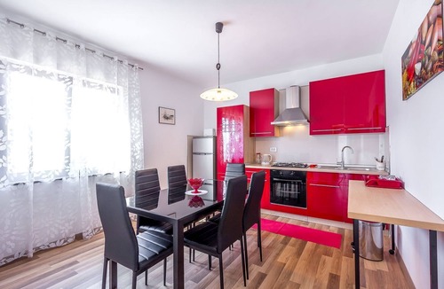 Gregovica Apartment | Modern Apartment with air conditioning, WLAN, terrace and grill