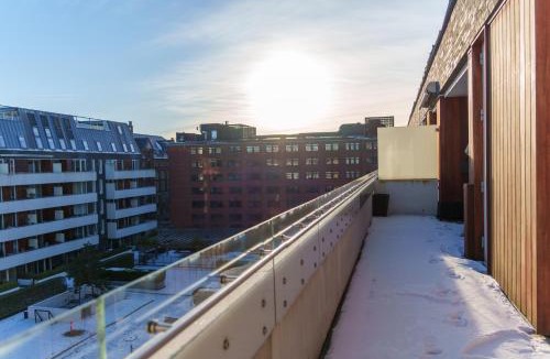 Amager Apartment | Modern Apartment with Balcony near Tivoli & Metro