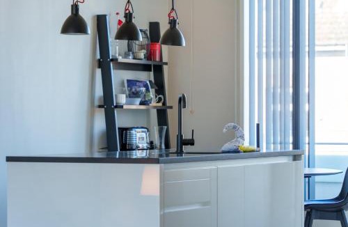 Amager Apartment | Modern Apartment with Balcony near Tivoli & Metro