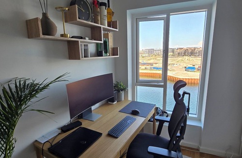 Sydhavnen Apartment | Modern apartment with sea view in Venice-like neighbourhood in Copenhagen
