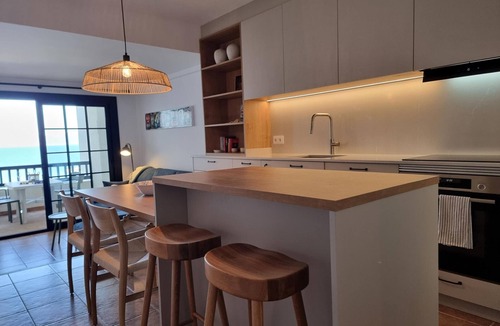 Pedrinya Apartment | Modern apartment with terrace and pool 50m from the beach