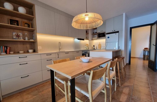 Pedrinya Apartment | Modern apartment with terrace and pool 50m from the beach