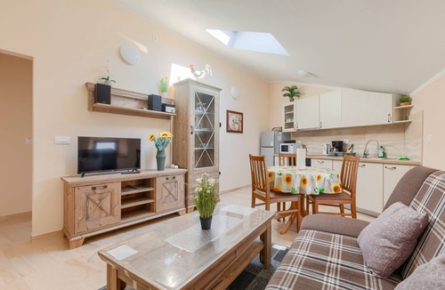 Pican Apartment | Modern apartment with fantastic views, pool, private parking, WiFi