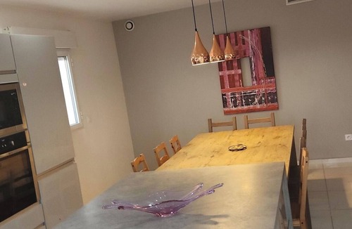 Teyran Apartment | Modern apartment with incredible views