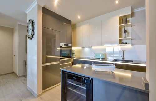 Calpe Apartment | Modern apartment with large, 40 sqm terrace 1st line, with fiber optic connection