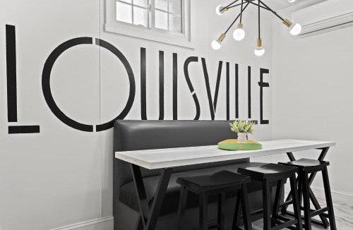 Audubon Apartment | Modern Apartment with Parking & Prime Location