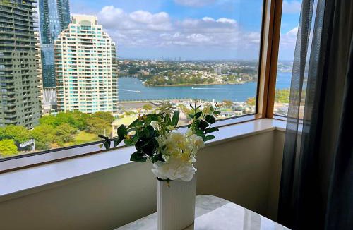 The Rocks Apartment | Modern Apartments Step from Quay west Sebel